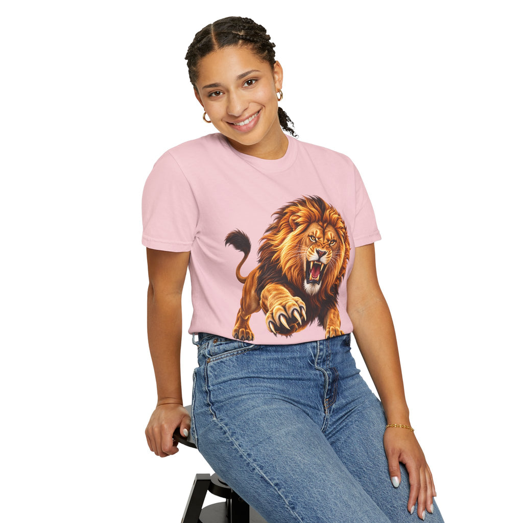 Roaring Lion Graphic T-Shirt — Bold Vintage Animal Tee