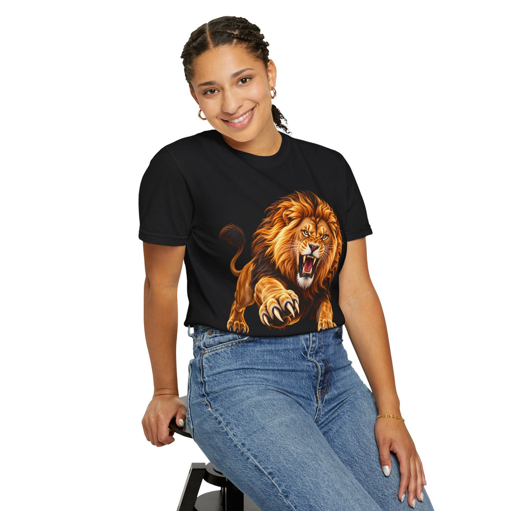 Roaring Lion Graphic T-Shirt — Bold Vintage Animal Tee