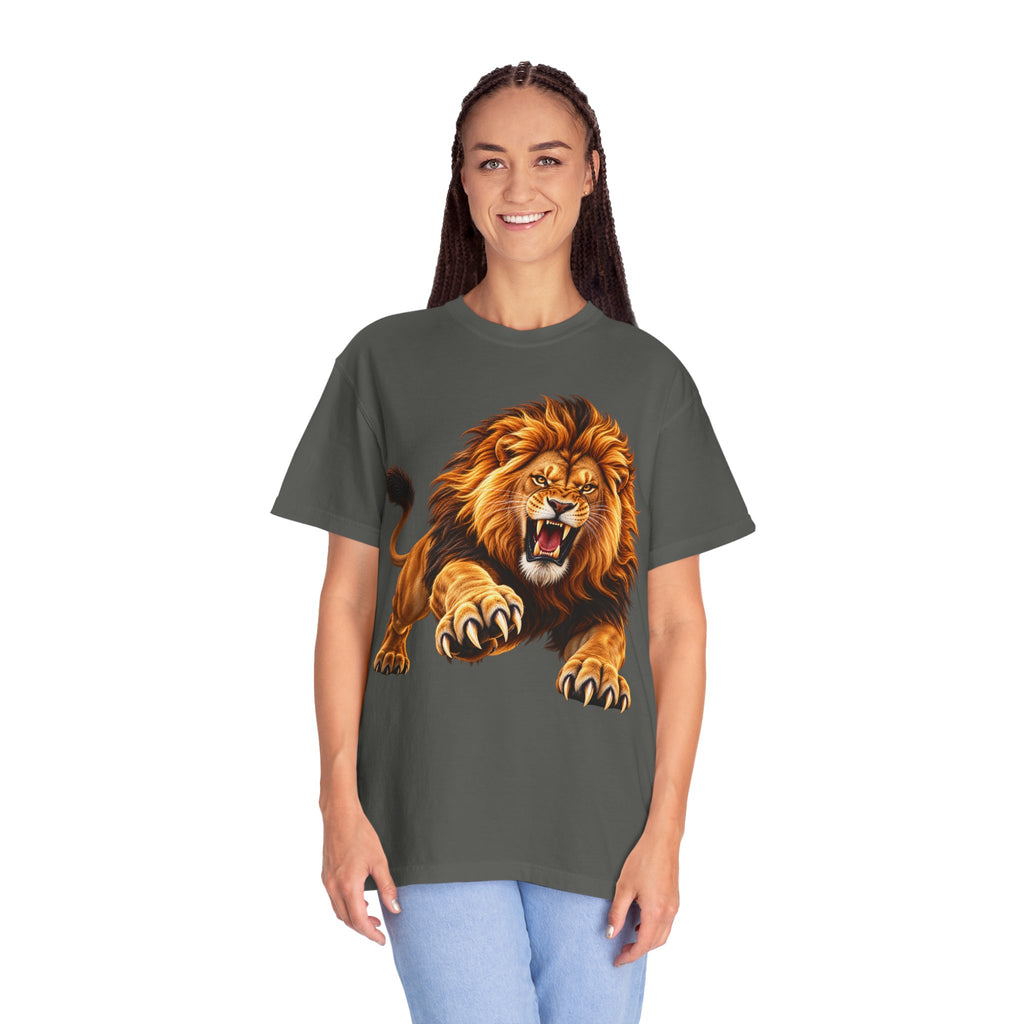 Roaring Lion Graphic T-Shirt — Bold Vintage Animal Tee