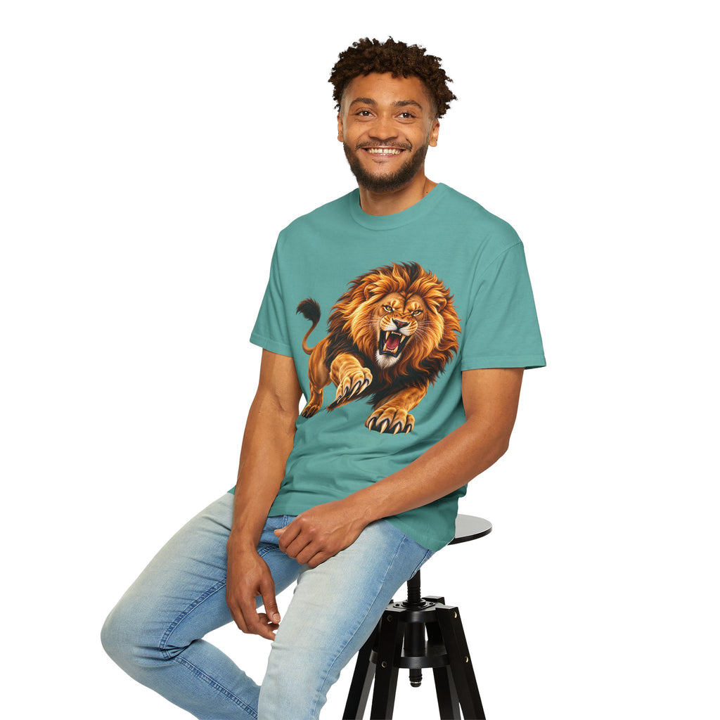 Roaring Lion Graphic T-Shirt — Bold Vintage Animal Tee