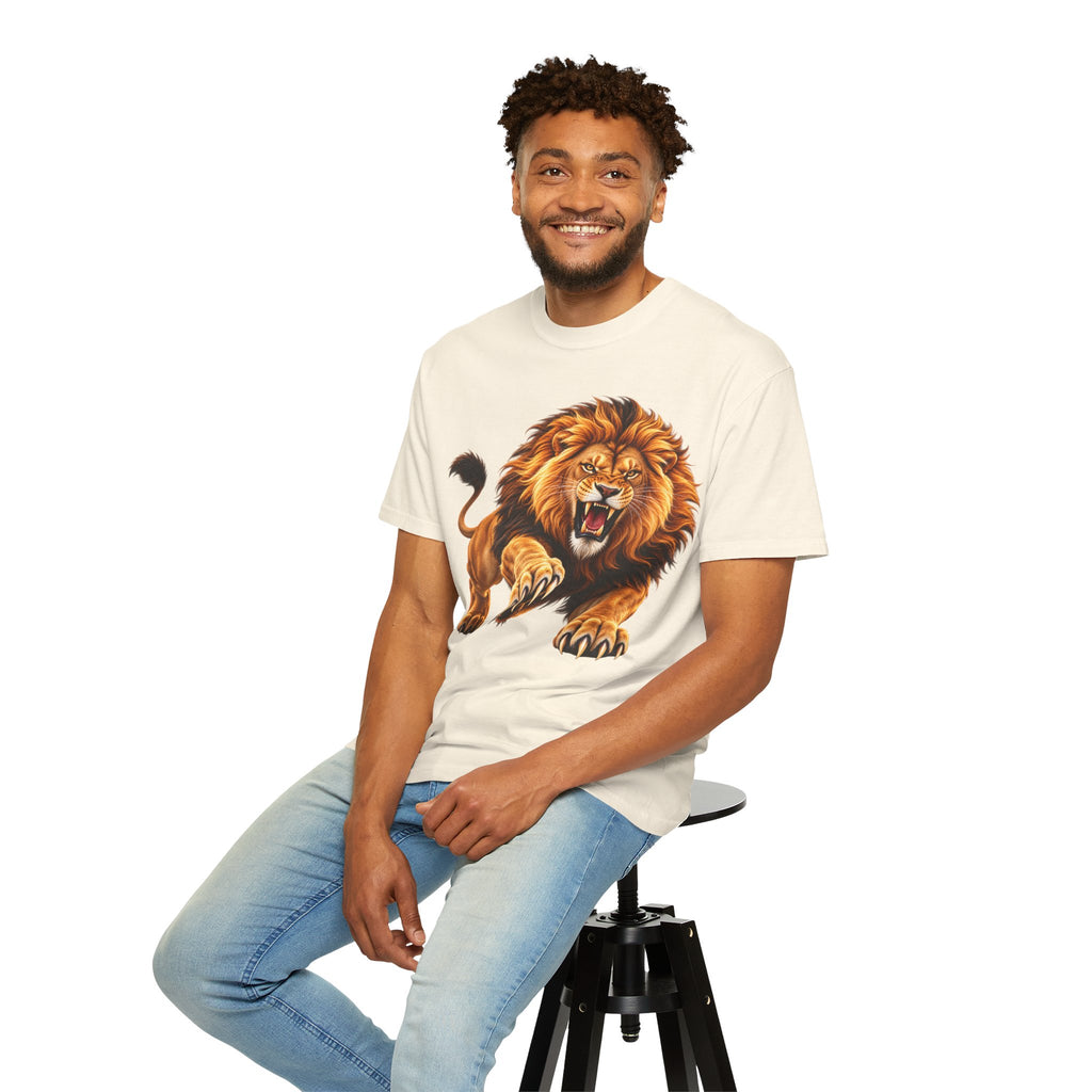 Roaring Lion Graphic T-Shirt — Bold Vintage Animal Tee