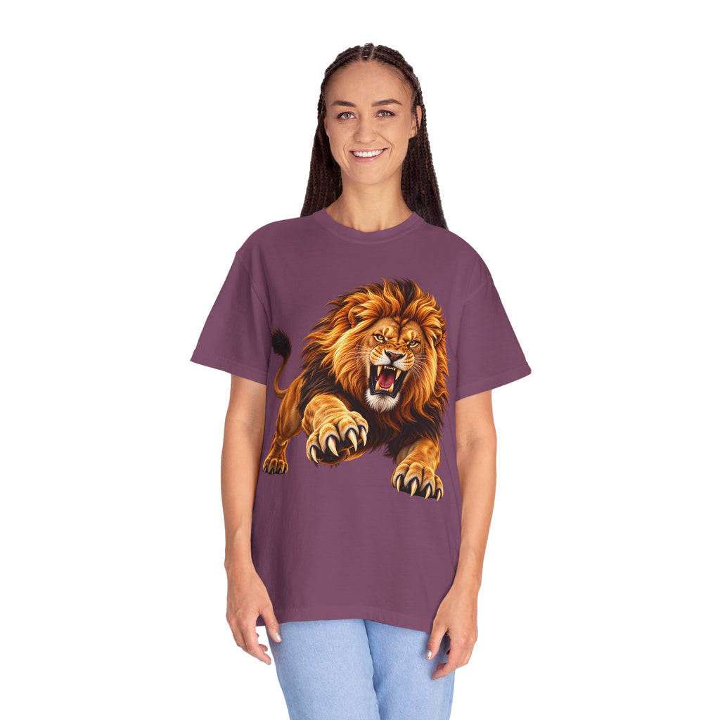 Roaring Lion Graphic T-Shirt — Bold Vintage Animal Tee