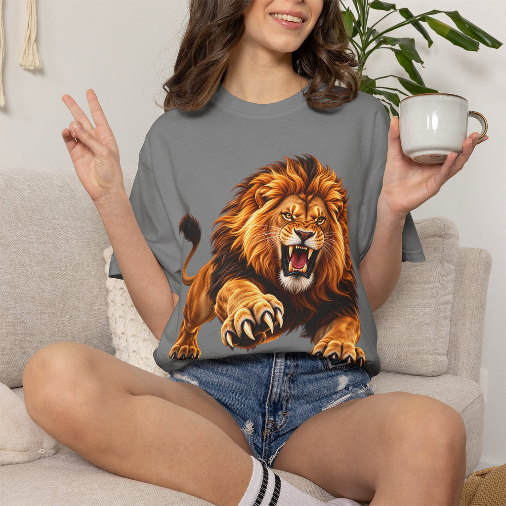 Roaring Lion Graphic T-Shirt — Bold Vintage Animal Tee
