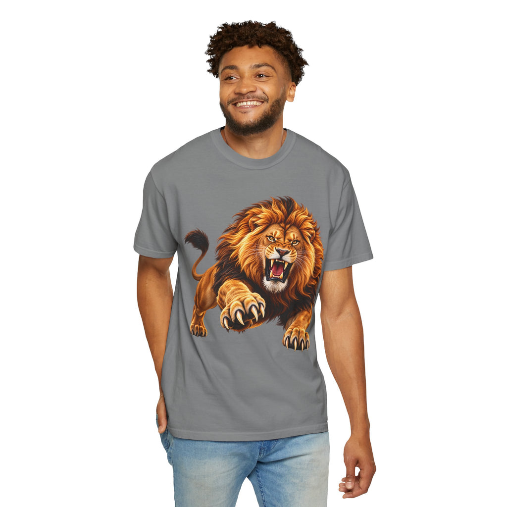Roaring Lion Graphic T-Shirt — Bold Vintage Animal Tee