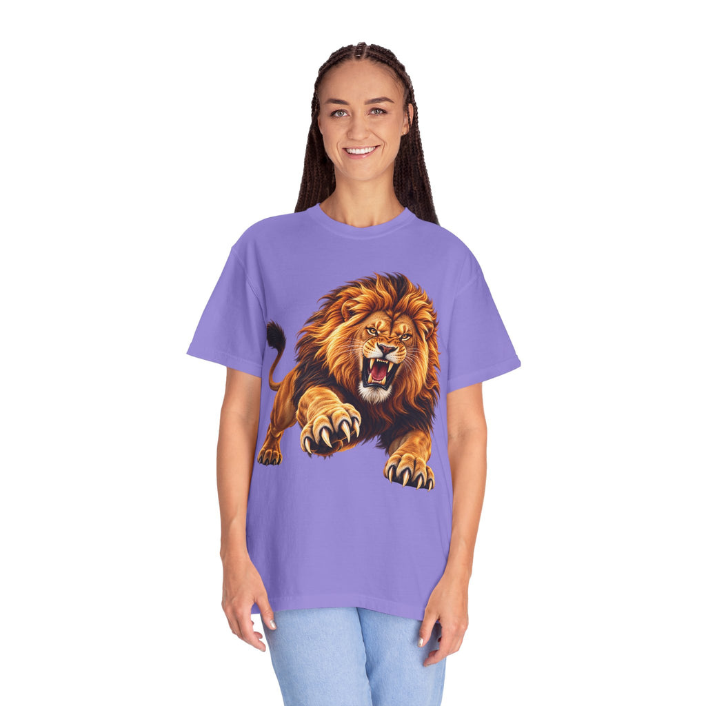 Roaring Lion Graphic T-Shirt — Bold Vintage Animal Tee