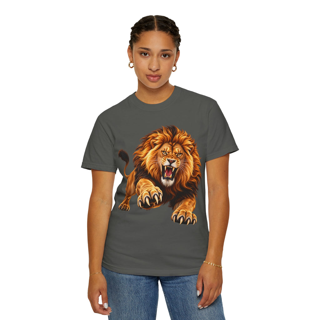 Roaring Lion Graphic T-Shirt — Bold Vintage Animal Tee